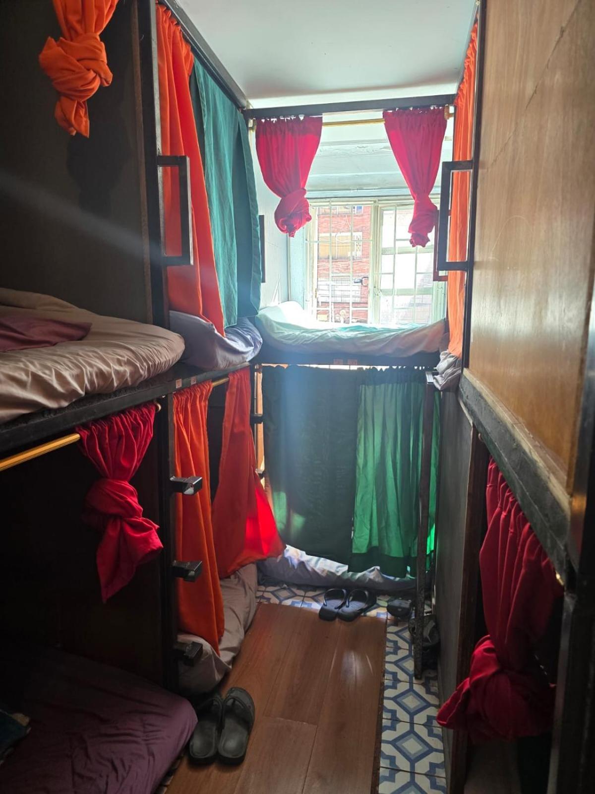 Portelli Hostal Zona G- Para Extranjeros Bogota Ngoại thất bức ảnh