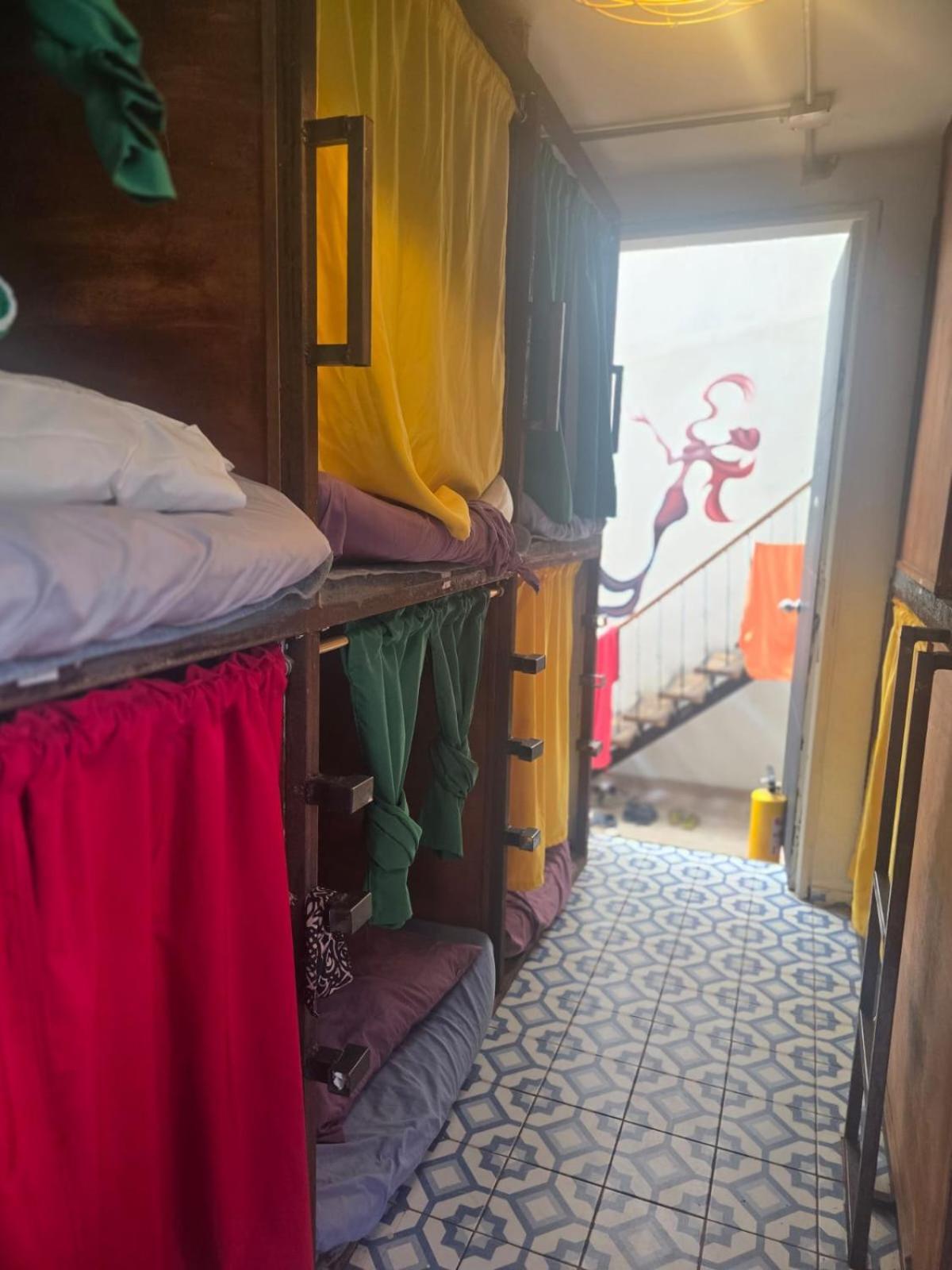 Portelli Hostal Zona G- Para Extranjeros Bogota Ngoại thất bức ảnh